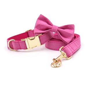 Nuevos productos 2024 collar de perro popular único <span class=keywords><strong>grabado</strong></span> hebilla de oro lindo colorido gamuza cuero pajaritas para perros correas para mascotas - Product Image 4