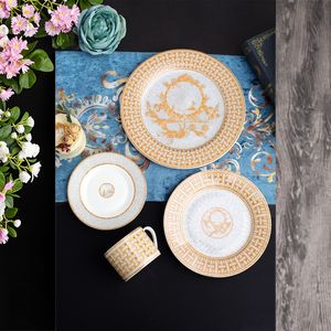 Service de Table en Porcelaine Occidentale Vintage de Luxe avec Dorure Or, Kit de Tasses Inclus - Coffret Cadeau Exquis, Compatible Congélateur, Émaillé Coloré - Product Image 5