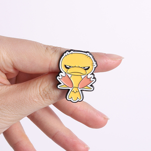 Épinglette en émail drôle et mignonne en forme d'oiseau jaune grincheux, badge animal de dessin animé, épinglette de revers canard en colère - Product Image 2