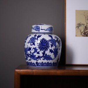 Vase en porcelaine bleu blanc en céramique chinoise peint à la main Pot général pour ornement de salon de bureau Option de pot de gingembre disponible - Product Image 4