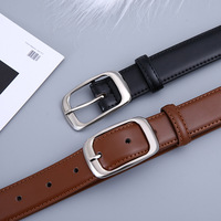 Ceinture Classique Noire en Similicuir pour Femme avec Boucle Carrée Dorée – Ceinture Quotidienne Décontractée Ajustable pour Robe
