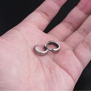 Pendientes de Aro de Acero Inoxidable, Estilo Europeo, Simples, Circulares, para Mujer, Clásicos, Redondos, para Uso Diario, Regalo - Product Image 3