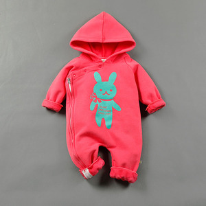 Vêtements pour bébés en gros, combinaison d'hiver pour bébé en tissu épais, provenant du marché chinois - Product Image 2