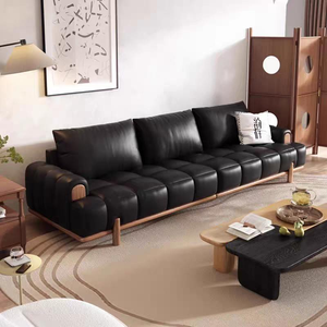 Sofá Modular de 3 Plazas en Cuero Negro Premium con Diseño Acolchado y Base de Madera de Nogal para Sala de Estar - Product Image 1