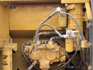 รถขุดตีนตะขาบไฮดรอลิก CAT 323D2L 23 ตัน มือสอง เครื่องยนต์ดีเซล Caterpillar C7.1 สำหรับงานก่อสร้างหนัก งานเหมือง และงานดิน - Product Image 6
