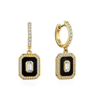 Boucles d'oreilles de luxe plaquées or avec diamants pour femme, incrustation noire taille baguette, bijoux de soirée, finition 18 carats, design élégant en forme de goutte - Product Image 1
