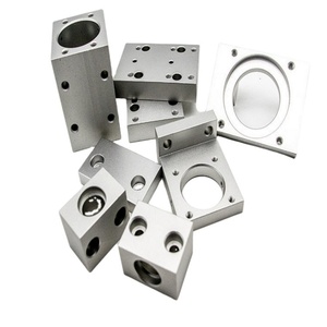 Cubes en laiton massif usinés sur commande par tournage CNC, avec services d'électro-érosion à fil et de brochage, pour bougeoirs - Product Image 6