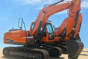 รถขุดไฮดรอลิก DX225NLCA ขนาด 20 ตัน แบบตีนตะขาบแคบ สำหรับงานก่อสร้าง ที่เชื่อถือได้ - Product Image 1