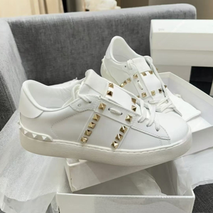 รองเท้าดีไซเนอร์สุดหรู คุณภาพเยี่ยม รองเท้าผ้าใบสำหรับผู้ชายและผู้หญิง รองเท้าลำลองพื้นหนา ระบายอากาศได้ดี สวมใส่สบาย - Product Image 5