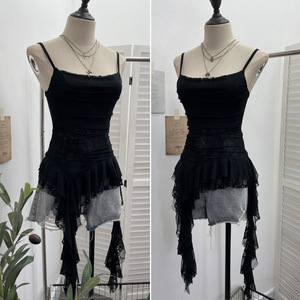 Camisola de malla con diseño de diseñador, corta, asimétrica, con encaje irregular, patchwork, dobladillo con cintas y volantes, efecto realista - Product Image 4