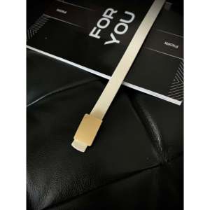 Cinturón para mujer con hebilla cuadrada de aleación, estilo casual, de cuero PU para uso diario. - Product Image 2