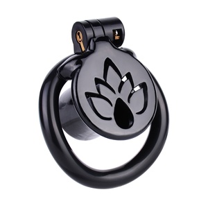 กรงครอบอวัยวะเพศชาย FRRK-251 ทำจากเรซิ่น ลายเปลวไฟ เซ็กซี่สำหรับผู้ชาย ของเล่นพลาสติกน้ำหนักเบา BDSM ของเล่นผู้ใหญ่ ขายส่งร้านเซ็กส์ช็อป - Product Image 1