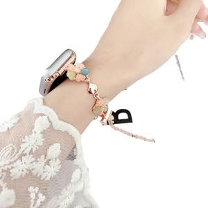 Bracelet de montre Bo Lling Charm pour Apple Watch S9, chaîne en alliage, design fleur cœur, couleurs or, argent, or rose - Product Image 3