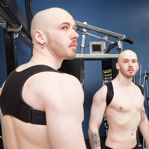 Corrector de postura de corrección de esternón de fijación de hombro de terapia magnética transpirable ajustable - Product Image 1