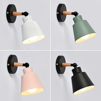 Top qualité échantillon gratuit Type réel Macaron nordique lumière de luxe chevet Led lampe murale support lumière usine de chine