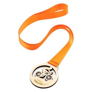 Vente en gros de médailles de marathon en bois, ornements en bois, médailles de sport imprimées UV pour le badminton, le cyclisme, la randonnée, la compétition, dropshipping - Product Image 1