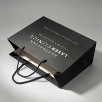 Sac en papier blanc avec poignées, emballage cadeau de luxe en carton de qualité supérieure, personnalisé avec le logo de la marque, pour bijoux, vêtements, shopping