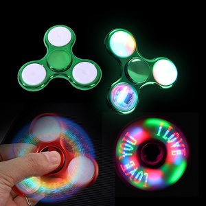 Toupies lumineuses LED 18 couleurs en PVC de bonne qualité pour enfants, emballage transparent, vente en gros, pour les 0-24 mois - Product Image 4