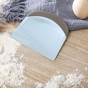 Herramientas de pastelería para hornear de plástico Flexible multifuncional 2 en 1, raspador de banco, marcas de medición, incluye Pasta de Pizza - Product Image 5