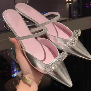 Verano nuevo dulce versátil Baotou tacón medio paso en medias pantuflas de mujer A619 - Product Image 2