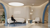 Mobilier de salon de coiffure moderne avec éclairage LED |   Conception d'intérieur personnalisée pour salon de beauté de luxe et décoration de spa de mode