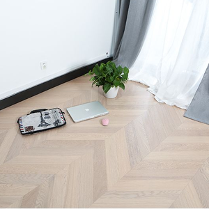 Planchers de bois de <span class=keywords><strong>parquet</strong></span> vintage en noyer à chevrons directement du fabricant personnalisable pour les rénovations de maisons patrimoniales - Product Image 2