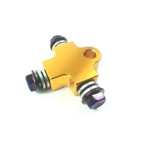 Sistema de Frenos de Disco Doble de Alto Rendimiento con Calibradores Izquierdo y Derecho y Adaptador de Manguera de Tres Vías para Motocicletas - Product Image 1