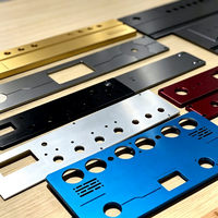Panneau avant et plaque arrière d'amplificateur personnalisés en aluminium anodisé, usinage CNC, fraisage, électroérosion à fil, traitement de surface 3/4/5 axes