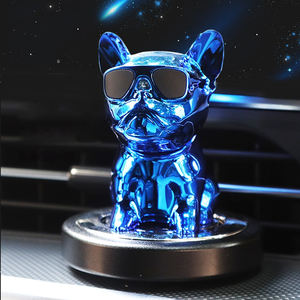 ของตกแต่งรถยนต์แบบโมเดิร์น กลิ่นหอมอโรมาเธอราพี รูปทรงบูลด็อกสุดสร้างสรรค์ พร้อมแว่นกันแดด วัสดุ ABS สำหรับตกแต่งภายในรถยนต์ ช่วยเพิ่มความหอมสดชื่น - Product Image 1