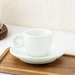 Современные элегантные экологически чистые белые Миниатюрные керамические чайные чашки в турецком стиле набор тарелок простые чашки Эспрессо для домашнего использования - Product Image 2