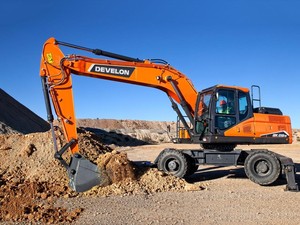 Excavatrice sur roues Develon DX210W robuste pour les grands projets d'infrastructure et urbains - Product Image 2