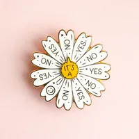 Pin Bros Kerah Berbentuk Bunga Daisy Kartun Kustom Grosir, Logo Pin Enamel Keras Logam Kustom Berkilau Lembut, Przypinki