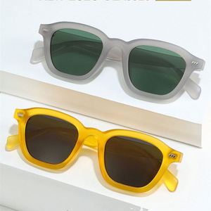 Gafas de Sol Cuadradas Retro 2025 con Logotipo Personalizado, Protección UV400, Remaches, Montura Pequeña, para Hombre y Mujer - Product Image 3
