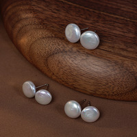 Boucles d'oreilles clous baroque en perles d'eau douce naturelles blanches à petits boutons, en argent S925, unisexe, directement de l'usine, en stock, pour femme