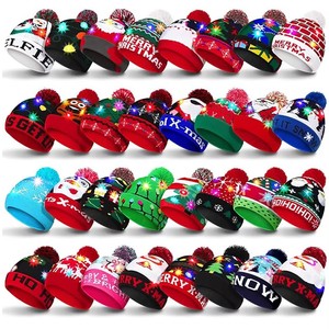 Chapeaux de Noël à LED Fil scintillant Motif de renne en acrylique épais Thermique Chaud Vêtements d'hiver Bonnet personnalisé Chapeaux d'hiver - Product Image 1