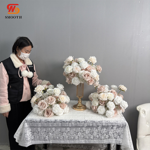 Boule de fleurs artificielles blanches LEDA faites à la main, personnalisées, pour centre de table de mariage, décoration pour événements, Saint-Valentin, fêtes - Product Image 2