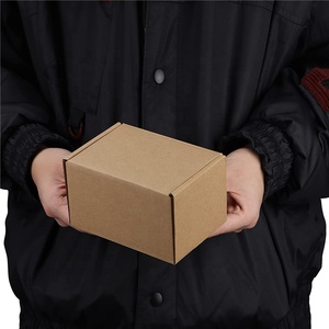 Hộp Giấy Vận Chuyển Bưu Phẩm Bao Bì Gợn Sóng Màu Hồng Logo Tùy Chỉnh Mẫu Miễn Phí - Product Image 4