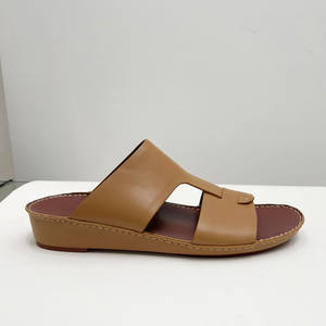 Vente en gros usine – Nouvelles sandales d'été haut de gamme pour hommes en cuir de vachette, cousues à la main, à semelle épaisse, tendance, polyvalentes et décontractées - Product Image 4