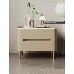 ตู้ข้างเตียงไม้จริงสไตล์อิตาเลียนยุคกลาง  ทันสมัย เป็นมิตรกับสิ่งแวดล้อม หุ้มหนัง พร้อมที่เก็บของ สำหรับห้องนอน ตู้ข้างเตียงสุดหรู - Product Image 1