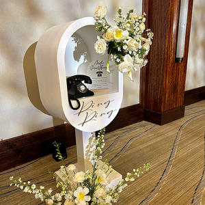 Cabine téléphonique personnalisée de Londres Décoration de mariage Nouveau Design Audio Support de livre d'or avec <span class=keywords><strong>fleurs</strong></span> <span class=keywords><strong>artificielles</strong></span> - Product Image 1