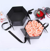 Boîte à fleurs personnalisable en pulpe de papier recyclé en forme de cœur de luxe, bouquets de roses, revêtement UV brillant/mat, gaufrage