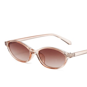 Gafas de Sol Ovaladas Vintage de Material PC con Protección UV400, Certificación CE, Mayor Comodidad y Protección para los Ojos Contra el Reflejo Intenso del Viento y el Agua - Product Image 5