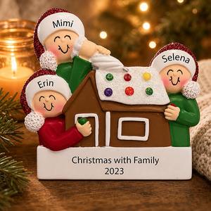 Ornement <span class=keywords><strong>de</strong></span> Noël en résine Maison <span class=keywords><strong>de</strong></span> pain d'épices familiale, avec décorations <span class=keywords><strong>de</strong></span> glaçage, bonbons, toit, pull, chapeau, et figurine espionnant, à suspendre sur l'arbre, cadeau <span class=keywords><strong>de</strong></span> haute qualité - Product Image 5