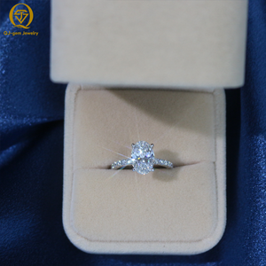 Bague de mariage personnalisée en or 18 carats avec diamant ovale classique taillé en demi-coupe, couleur D haute clarté, certifié IGI - Product Image 1