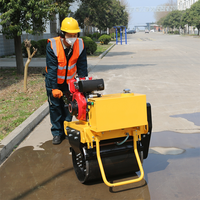Main Mini Compacteur Route Rouleau Machine Marche Double Tambour Rouleau 1 Tonne Asphalte Chine