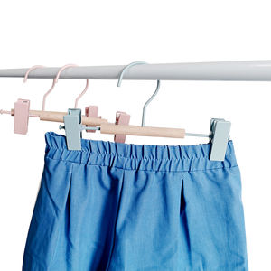 Winwin Free Sample Anti-Slip Kid <strong>Children</strong> Metal Clothes <strong>Hanger</strong> with Wood Bar Single Tier for Wardrobe &amp; Living Room Use - Product Image 2