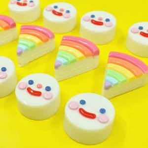 Nouveau design : Cabochon en résine Arc-en-ciel et Visage Kawaii pour coque de téléphone, artisanat DIY, jouets alimentaires, pendentif de porte-clés - Product Image 3