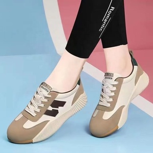 2025 nuova primavera di vendita calda <span class=keywords><strong>scarpe</strong></span> Casual da donna-tendenza moda semplice <span class=keywords><strong>tutto</strong></span> antiscivolo <span class=keywords><strong>scarpe</strong></span> da corsa traspiranti con suola morbida - Product Image 2