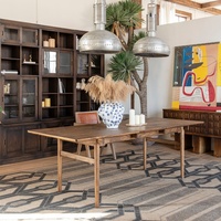 Table de salle à manger rectangulaire extensible en noyer foncé vieilli, avec structure robuste et design minimaliste, pour aménagement intérieur de villa et banquets