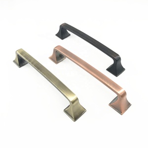 Handle and <strong>Knob</strong> Foshan Hardware CX012 Home Furniture Kitchen Cabinet Modern <strong>Style</strong> Golden Wardrobe Door Handle - Product Image 3